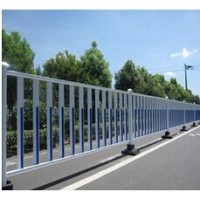 南寧交通護(hù)欄道路隔離欄規(guī)格參數(shù)