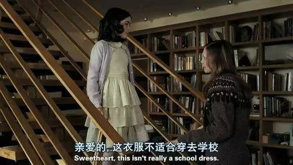 現(xiàn)實版孤兒怨VS電影版《孤兒怨》現(xiàn)實永遠比電影更恐怖，太嚇人了！