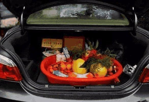 私家車后備廂裝兩箱水果就要被罰款？交警：沒罰錯(cuò)交規(guī)就是這么定的