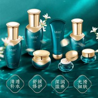 護膚套盒化妝品生產(chǎn)廠家OEM貼牌
