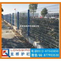 菏澤廠區(qū)圍墻護欄網(wǎng) 工廠醫(yī)院圍墻圍網(wǎng) 噴塑戰(zhàn)斧式護欄網(wǎng)