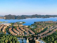 南京臥龍湖置業(yè)有限公司：2.4 億貸款在手，為何拒還 7 萬(wàn)元欠款引爭(zhēng)議
